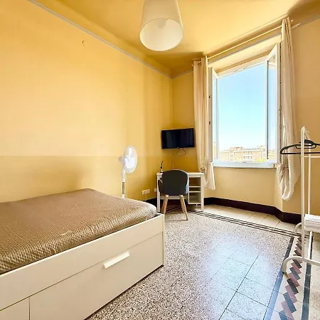 Free Parking 5 Minutes From The Station