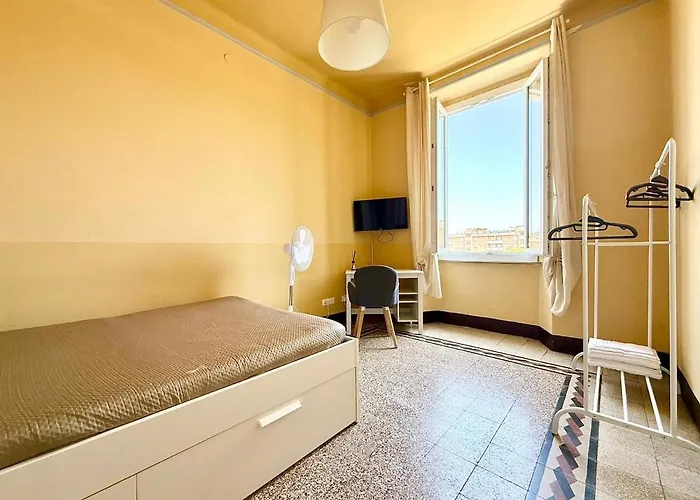 Free Parking 5 Minutes From The Station